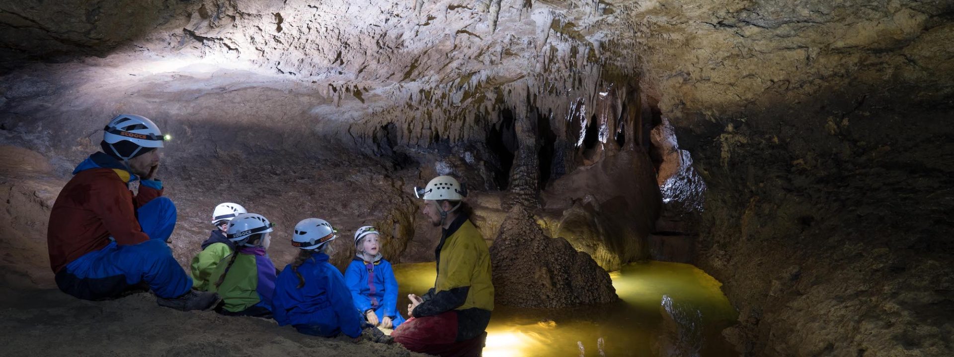 Spéléo Famille avec Ardèche Méandre Spéléo