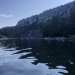 Descente en canoë de soirée accompagnée d’un moniteur