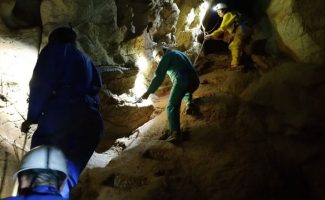 Visite oeno-spéléo à la grotte de la madeleine