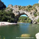 © Le Pont d'Arc accessible en randonnée depuis le Mas de la Fontenette - Mas de la Fontenette