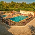 © CAMPING LE COIN CHARMANT piscine - CAMPING LE COIN CHARMANT  vanessa