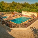 © CAMPING LE COIN CHARMANT piscine - CAMPING LE COIN CHARMANT piscine