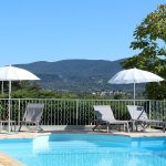 © Piscine et montagne vacances en Ardèche Hôtel La Vignasse - SAS Hôtel de vacances