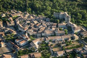 Alba-la-Romaine : village de caractère