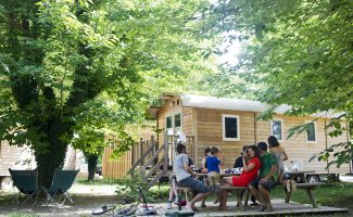 Roulottes au camping Huttopia le Moulin