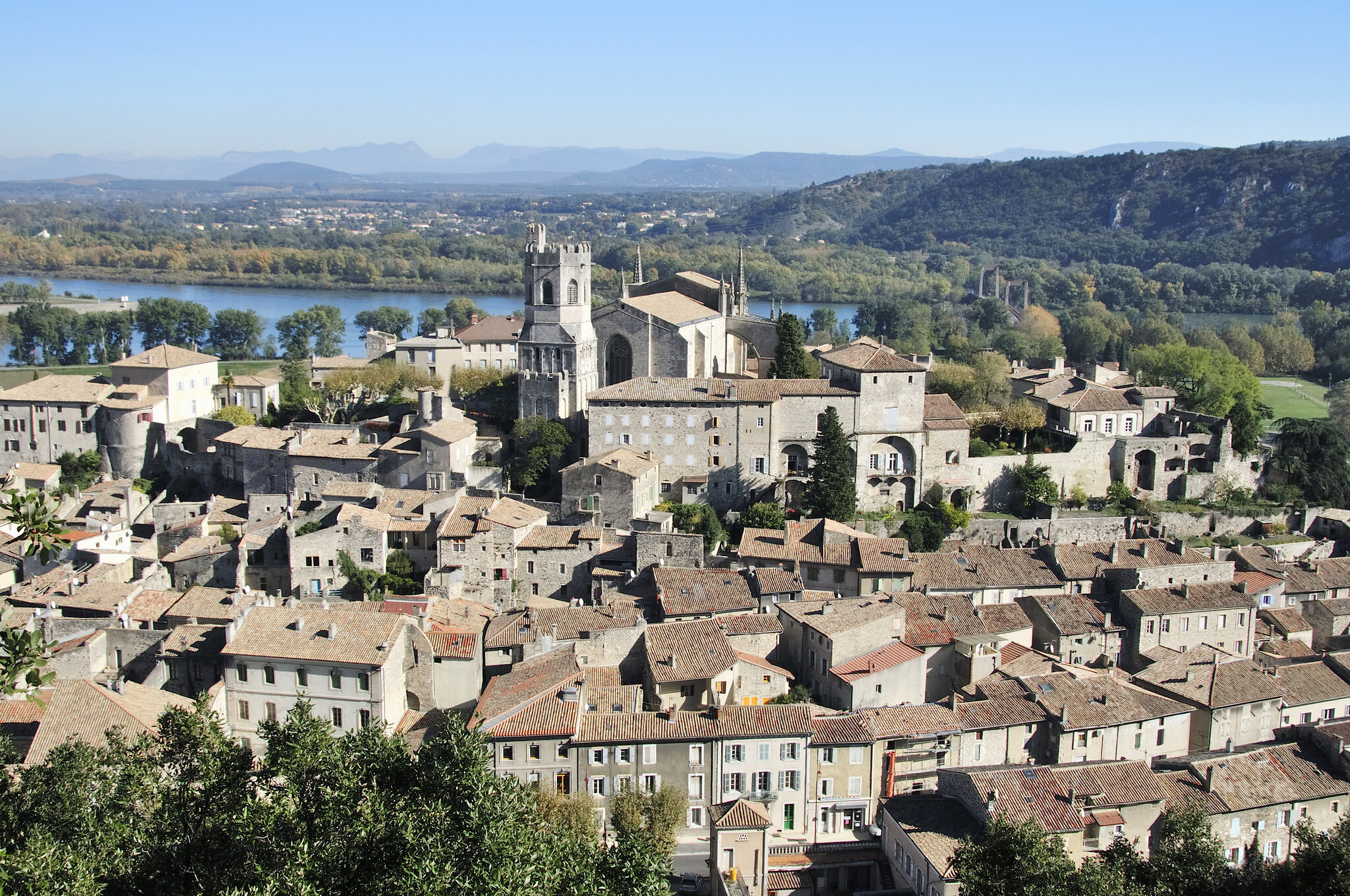 Viviers, cité au patrimoine remarquable en Ardèche