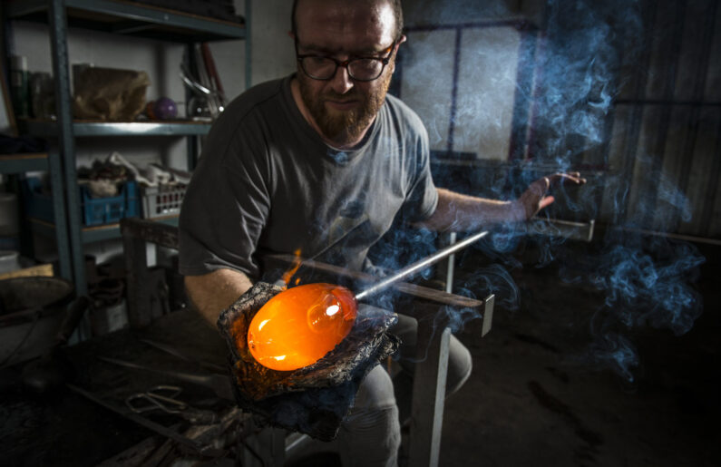 La magie du souffleur de verre avec Sylvain Nougaret © Matthieu Dupont